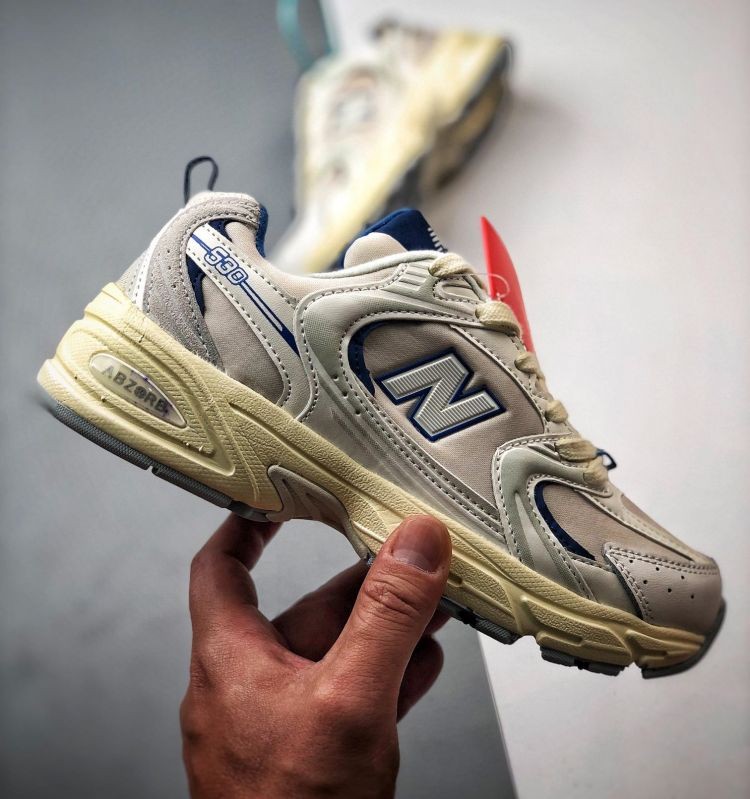 New Balance WR530AM 奶白藍複古休閑慢跑鞋