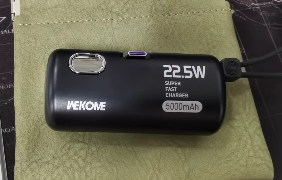 胶囊移动电源迷你充电宝快充 power bank